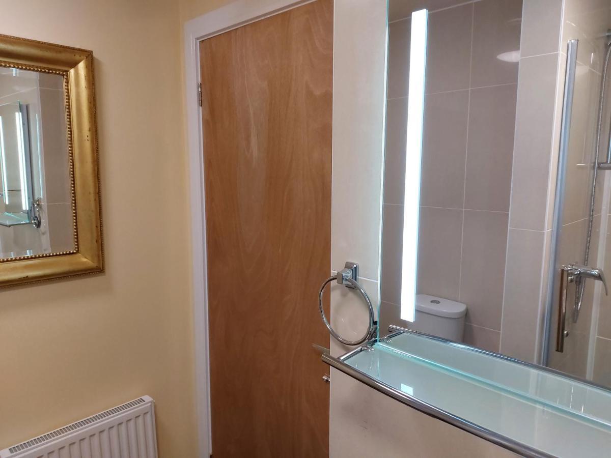 Apartment Above Sweetharts Bakery And Coffeeshop In Blackhill, Durham *